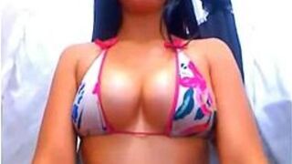 Bootylicious latin babe toys her sexy ass porn video